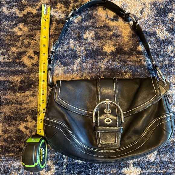 Vintage Coach Black Leather Shoulder Bag with Buckle Detail - Picture 9 of 10